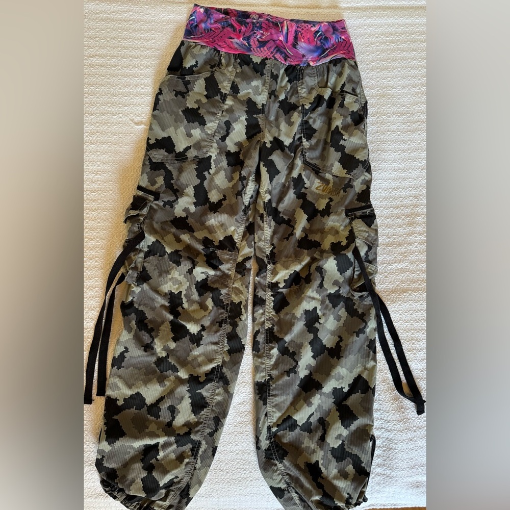 Zumba Camouflage cargo pants with cute flower print waist